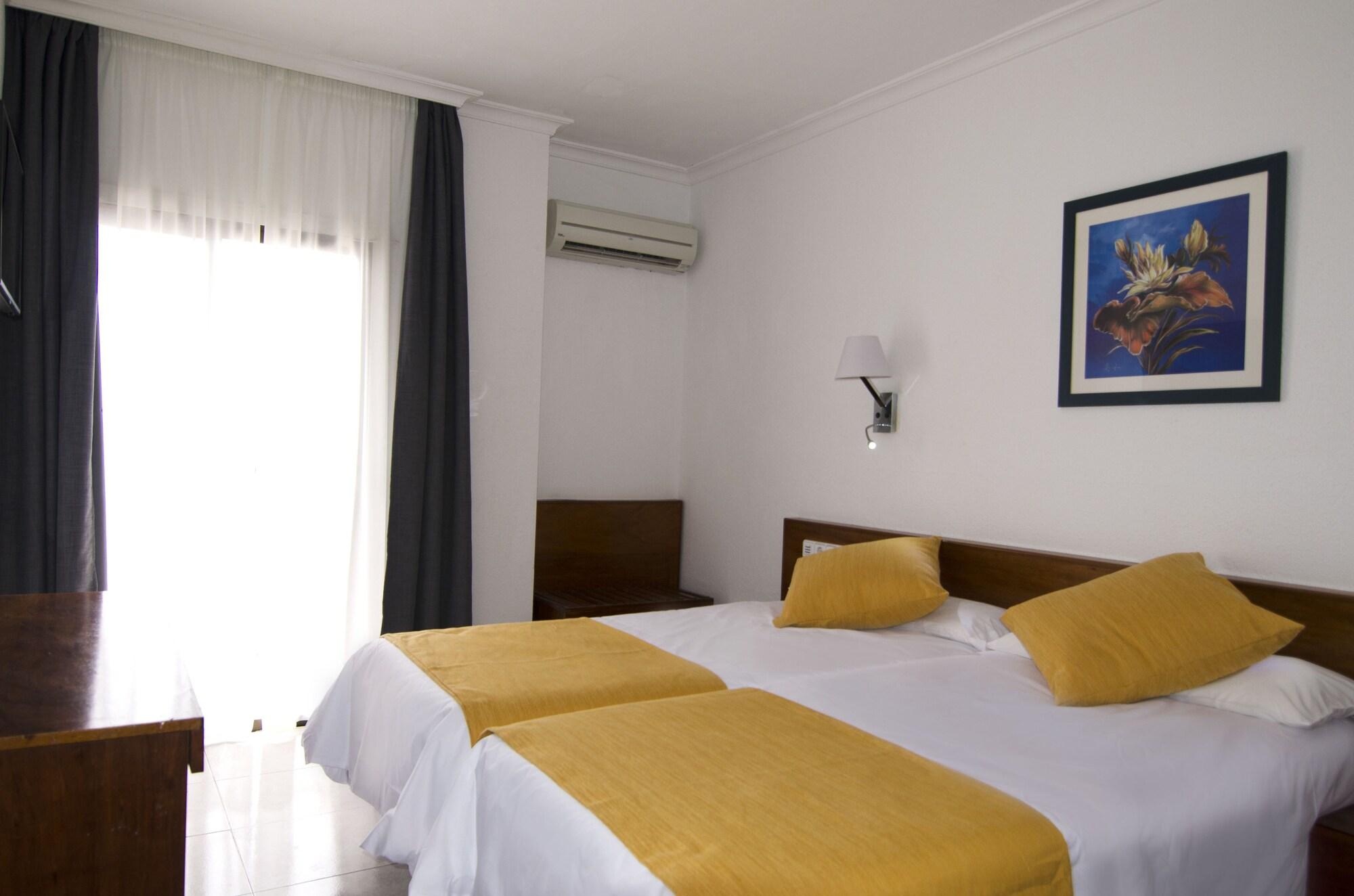 Aparthotel Vibra Bay San Antonio  Exterior foto