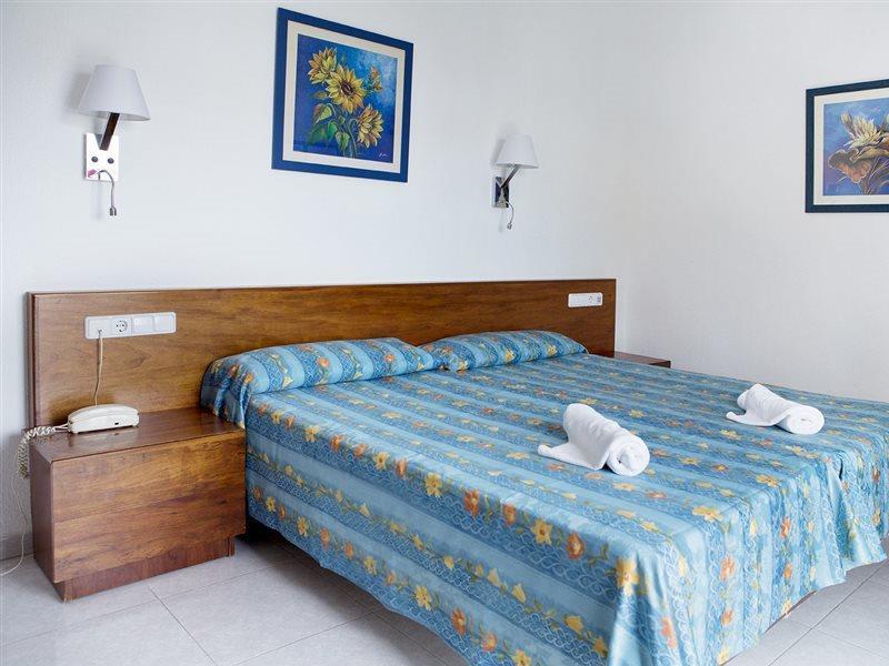 Aparthotel Vibra Bay San Antonio  Exterior foto